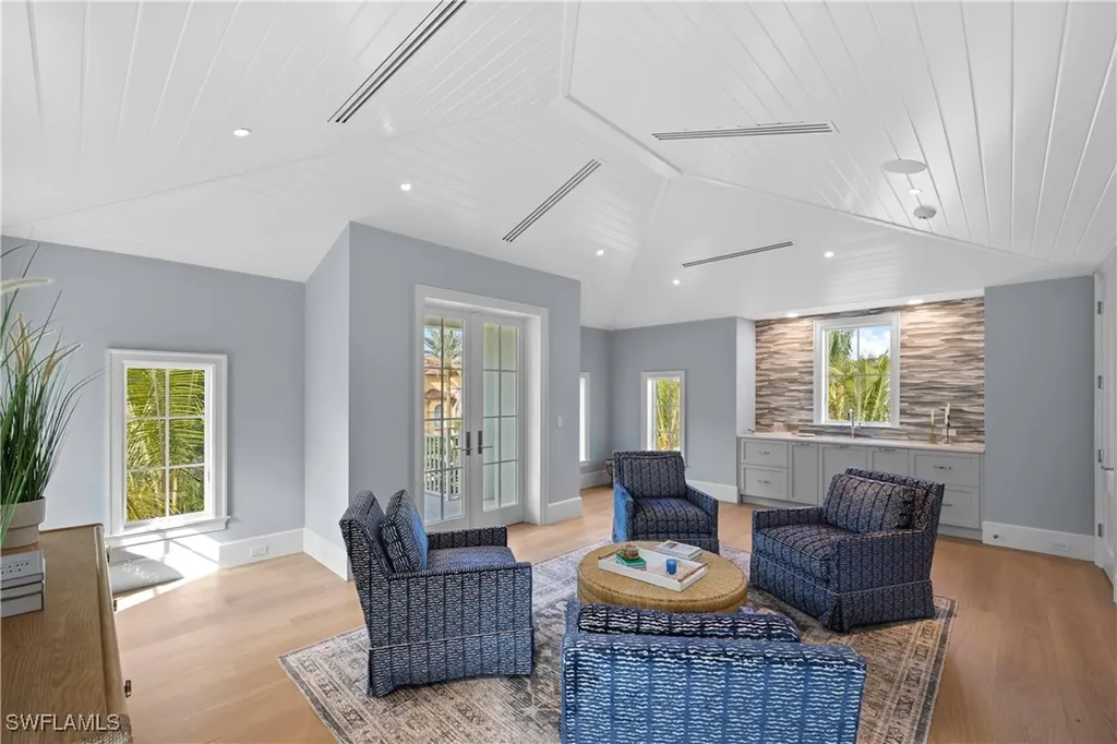 3295 Gordon Drive Naples FL 34102