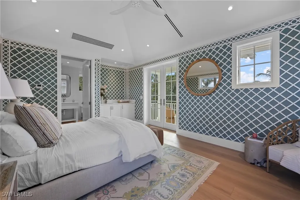3295 Gordon Drive Naples FL 34102