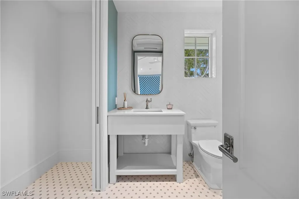 3295 Gordon Drive Naples FL 34102