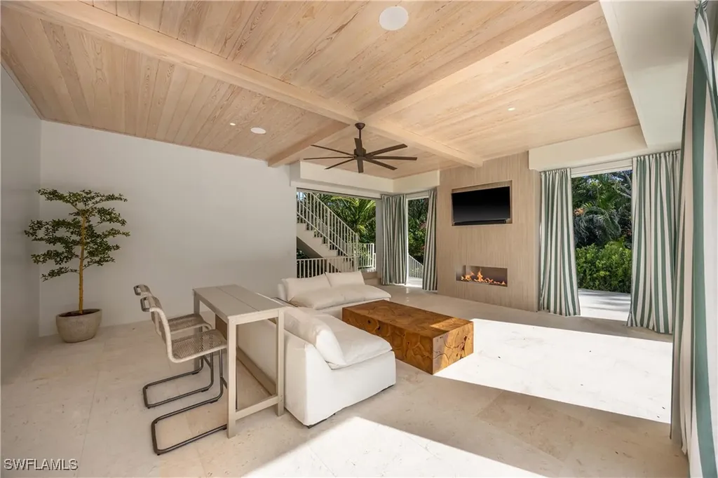 3295 Gordon Drive Naples FL 34102