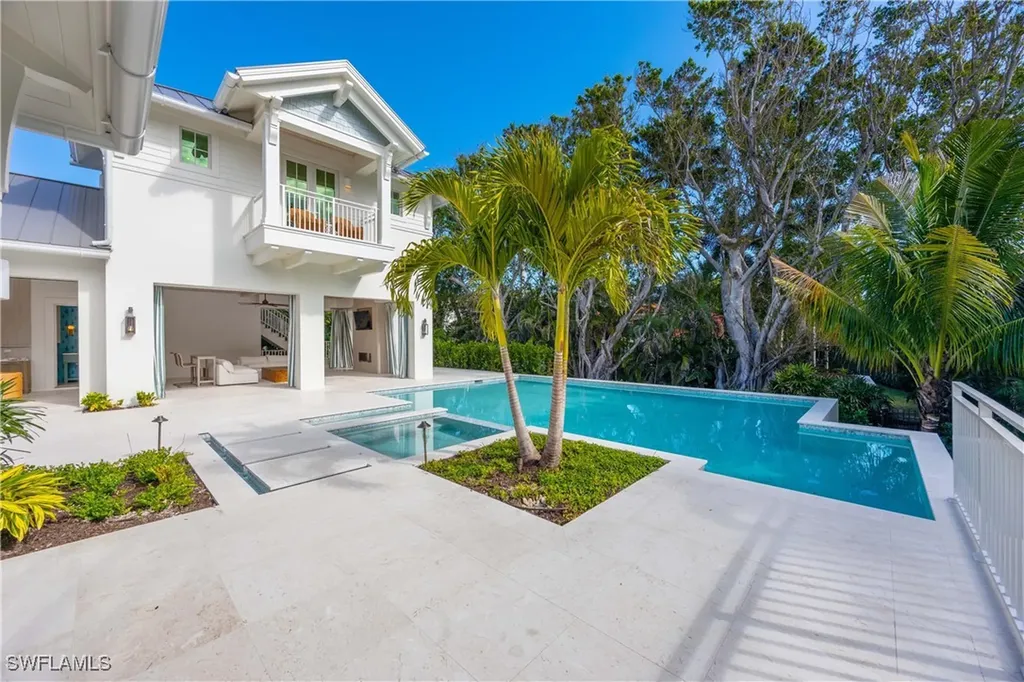 3295 Gordon Drive Naples FL 34102