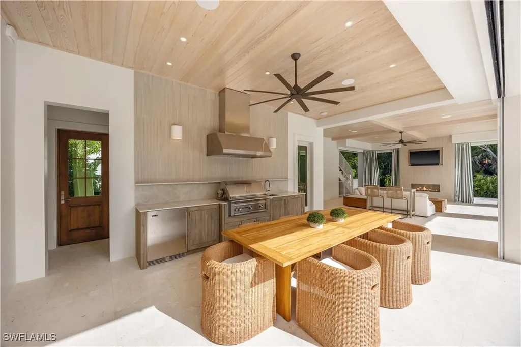 3295 Gordon Drive Naples FL 34102