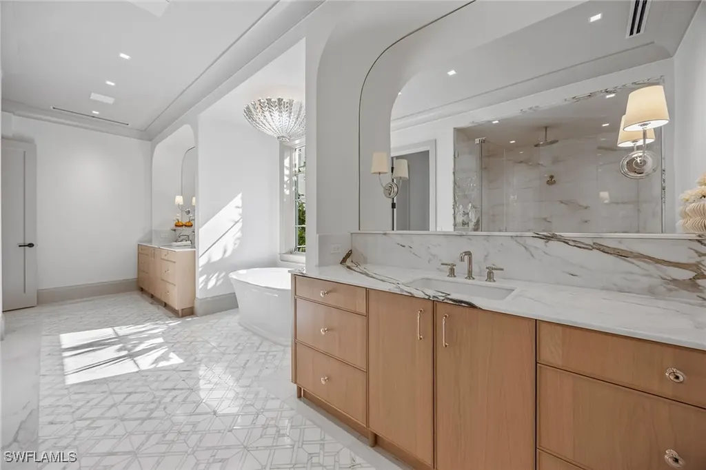 3277 Gordon Drive Naples FL 34102
