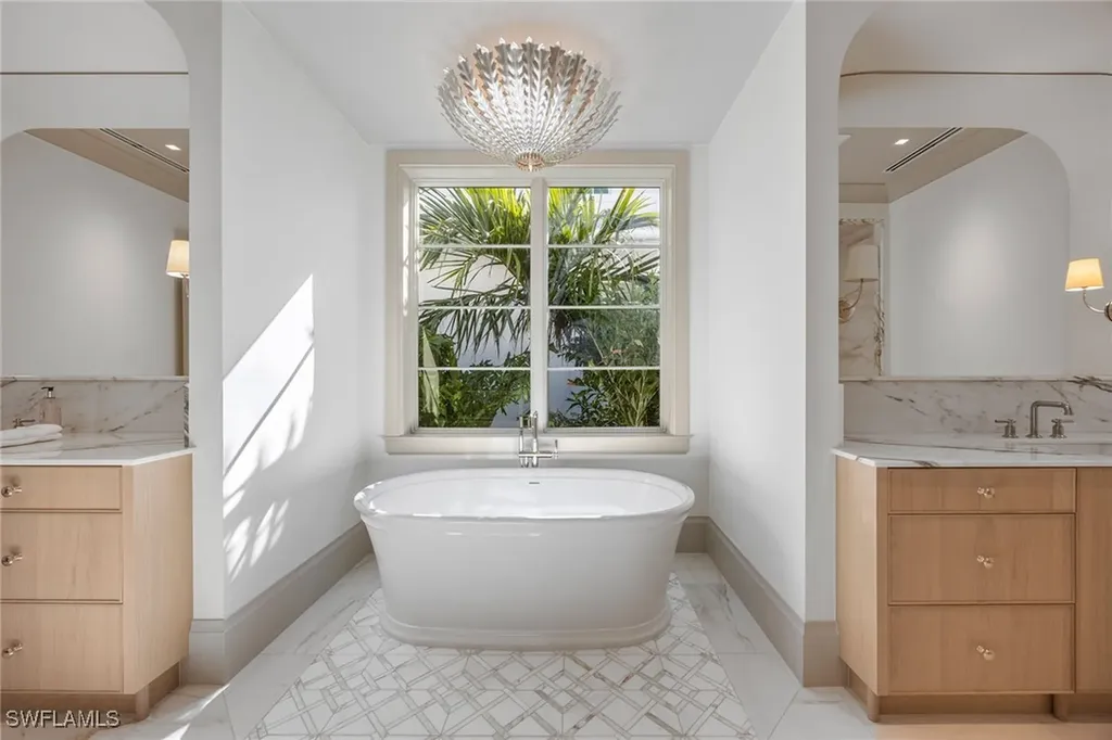 3277 Gordon Drive Naples FL 34102