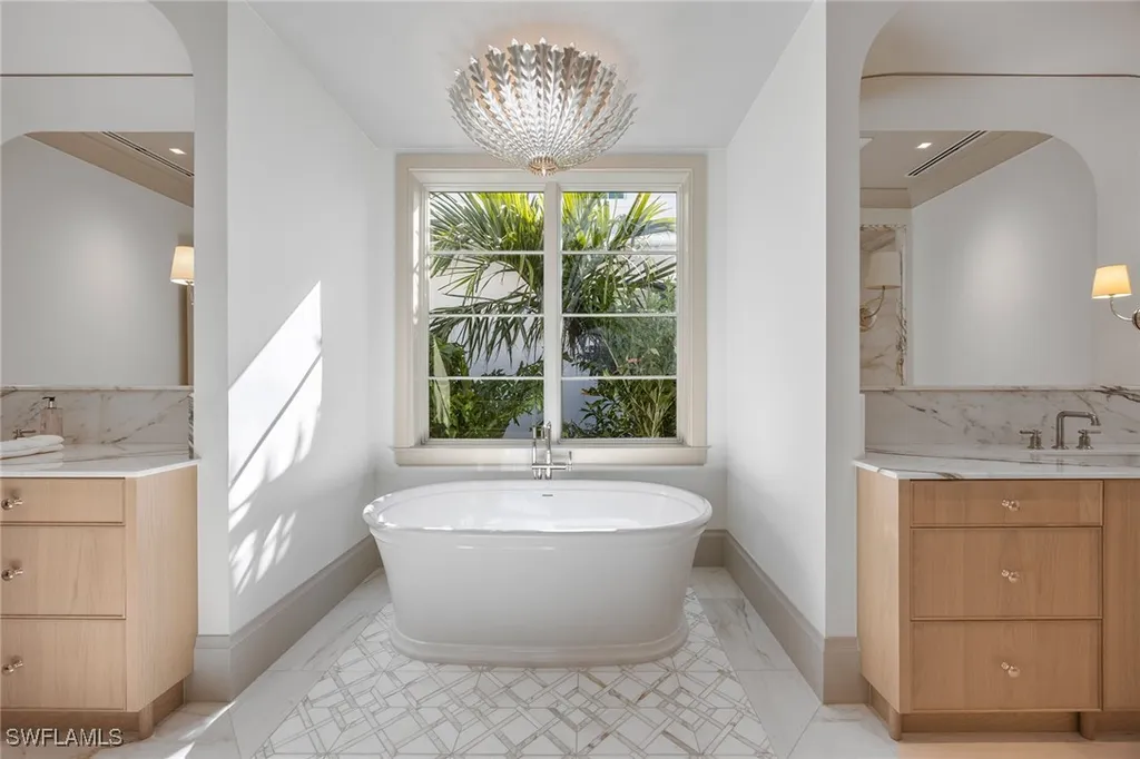 3277 Gordon Drive Naples FL 34102