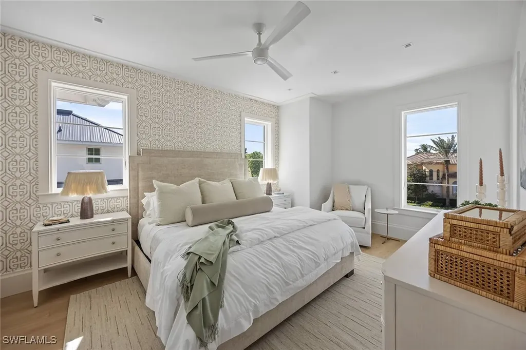 3277 Gordon Drive Naples FL 34102