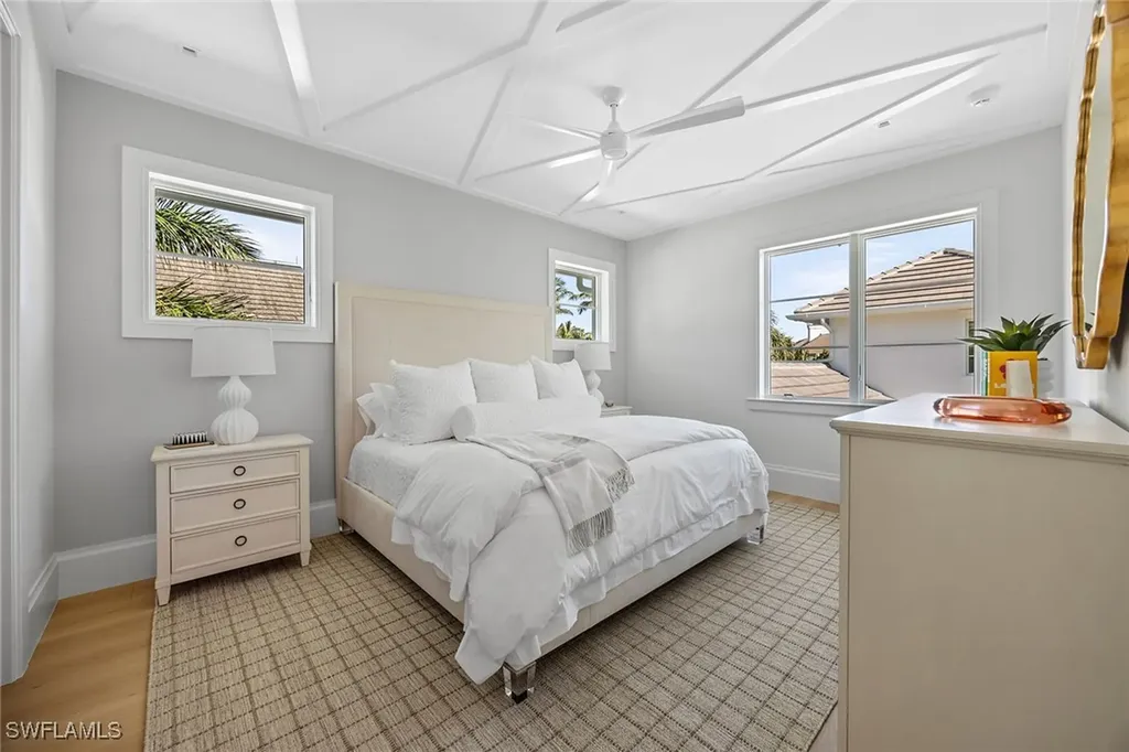 3277 Gordon Drive Naples FL 34102