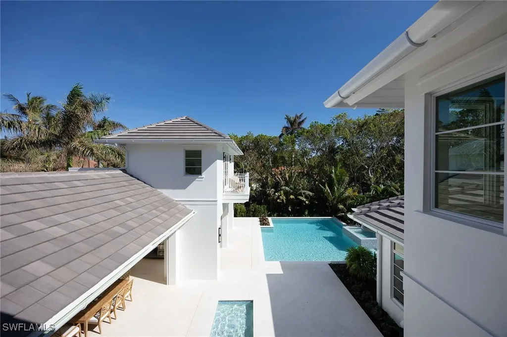 3277 Gordon Drive Naples FL 34102