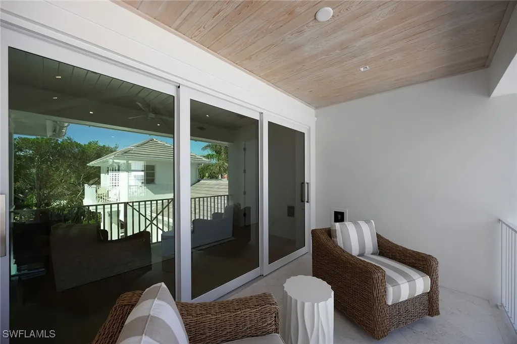 3277 Gordon Drive Naples FL 34102