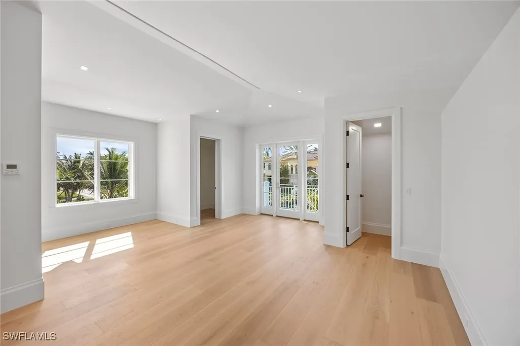 3277 Gordon Drive Naples FL 34102