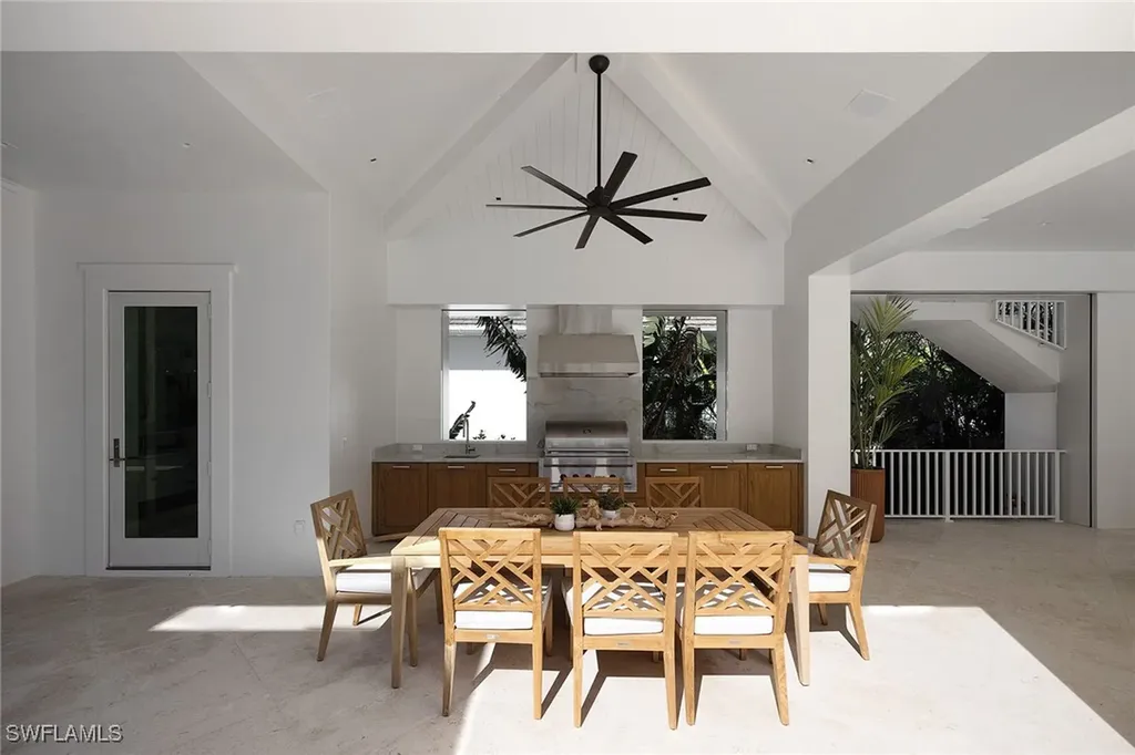 3277 Gordon Drive Naples FL 34102