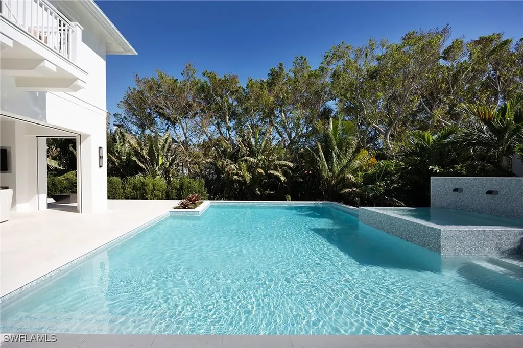 3277 Gordon Drive Naples FL 34102