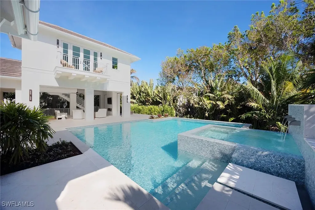 3277 Gordon Drive Naples FL 34102