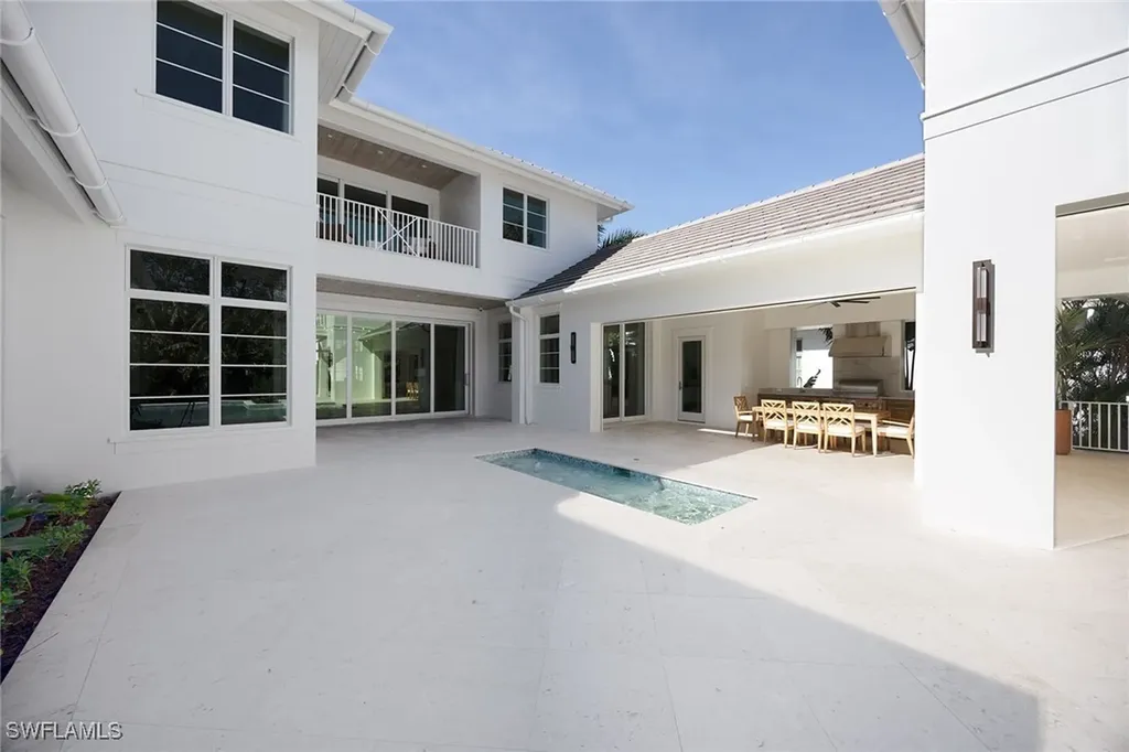3277 Gordon Drive Naples FL 34102