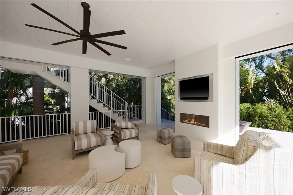 3277 Gordon Drive Naples FL 34102