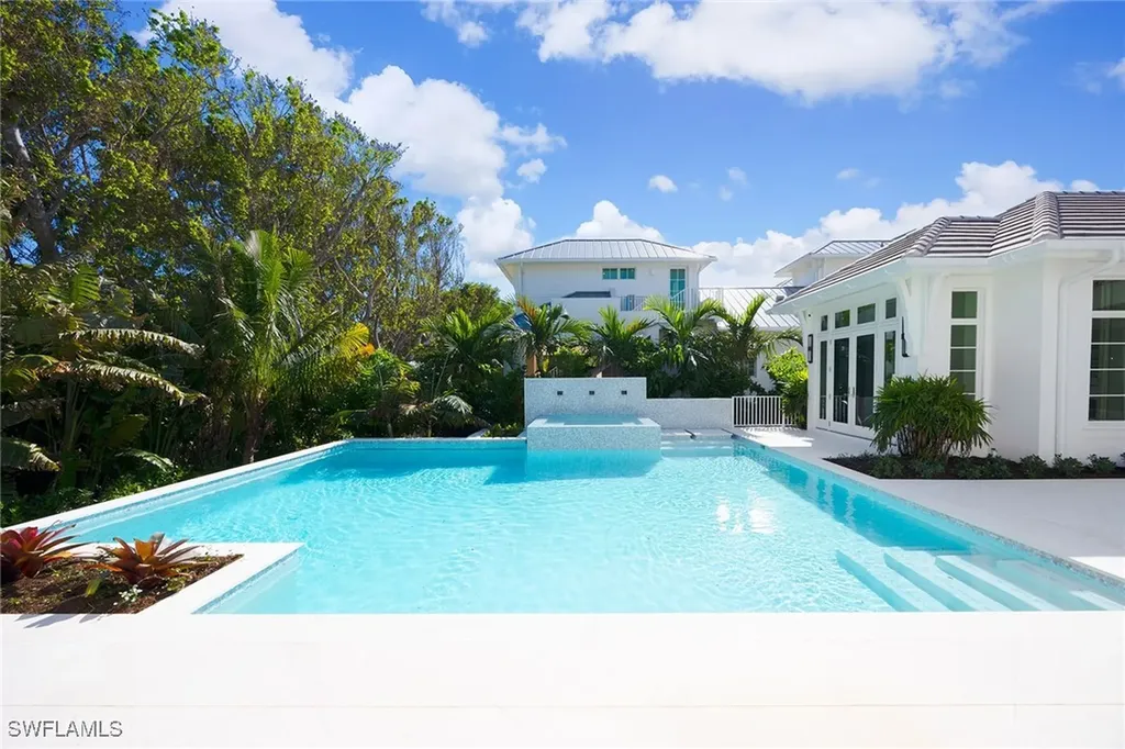 3277 Gordon Drive Naples FL 34102