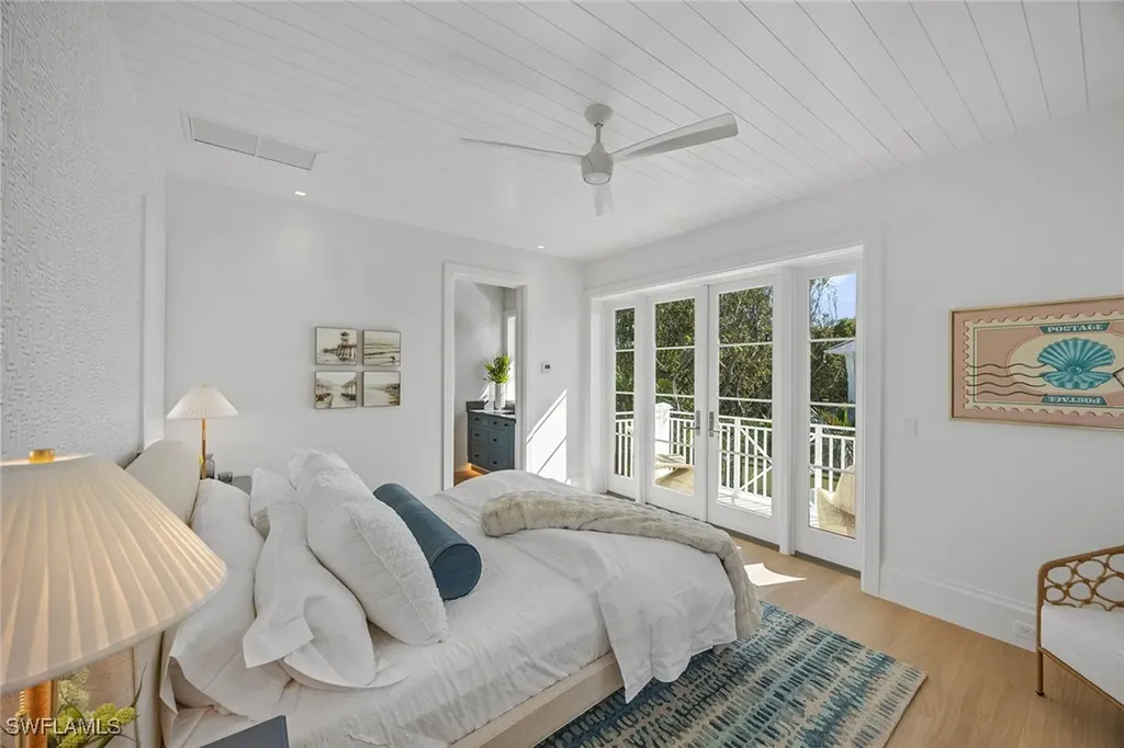 3277 Gordon Drive Naples FL 34102