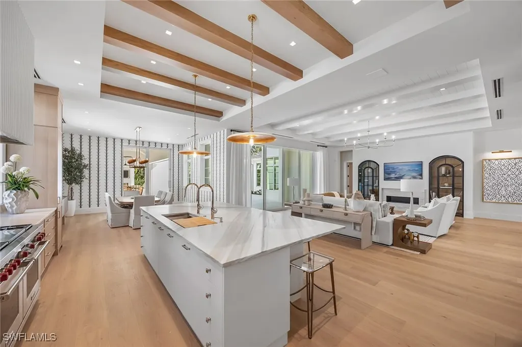 3277 Gordon Drive Naples FL 34102