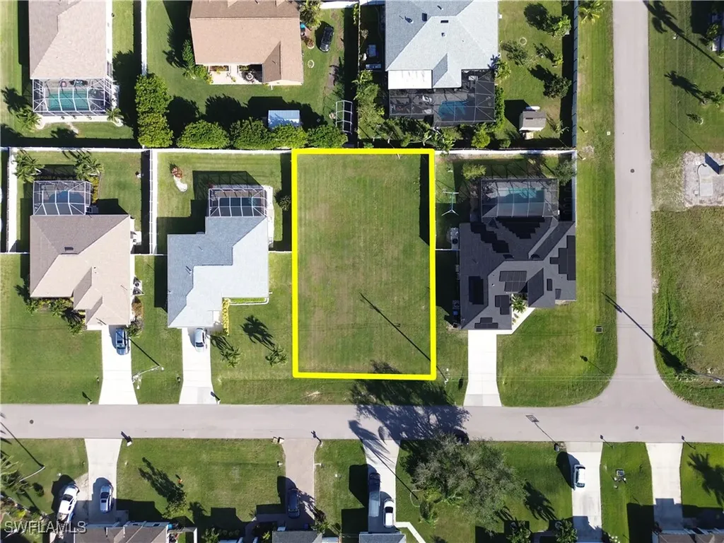 925 SW 6th Court Cape Coral FL 33991