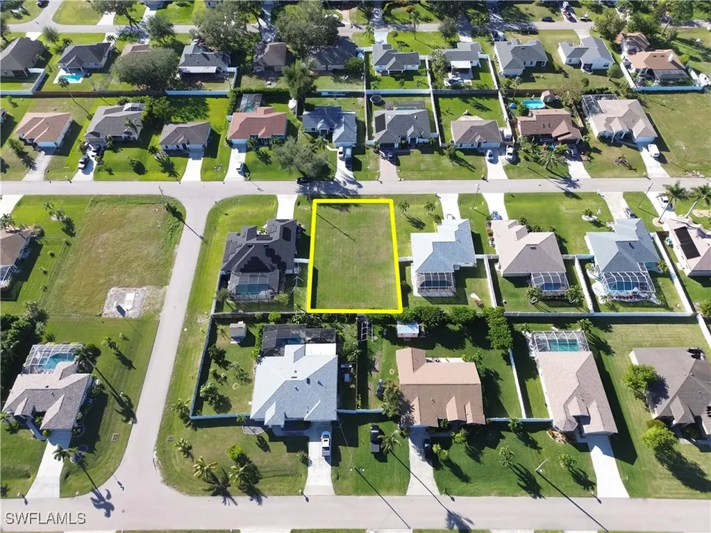 925 SW 6th Court Cape Coral FL 33991