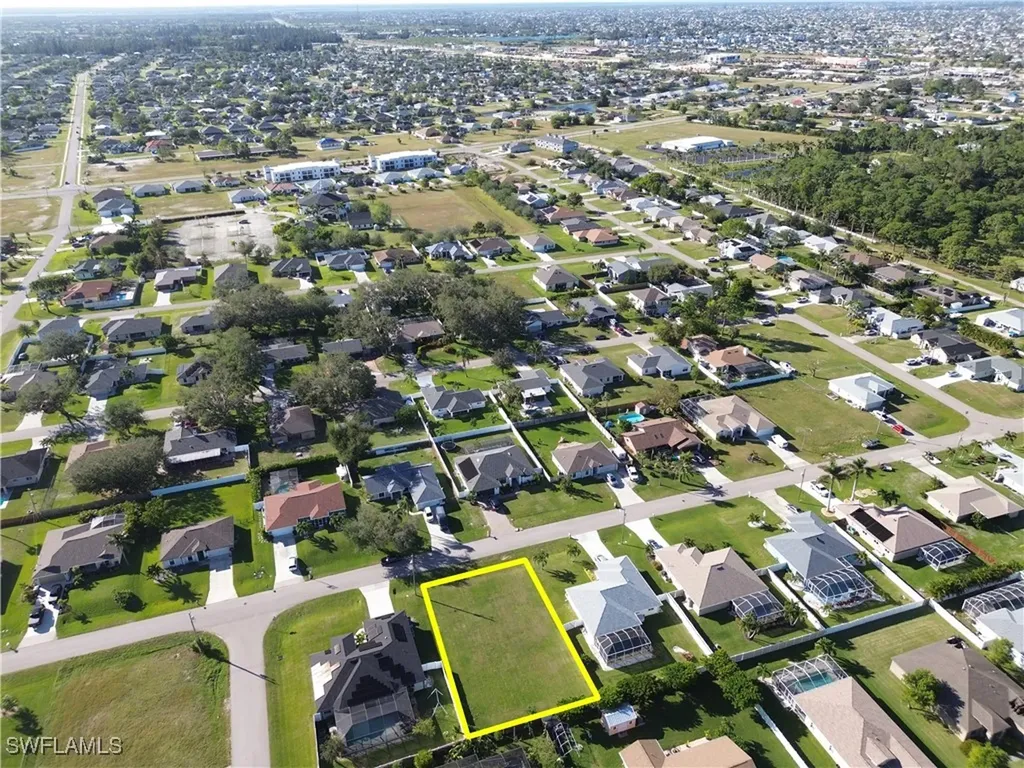 925 SW 6th Court Cape Coral FL 33991