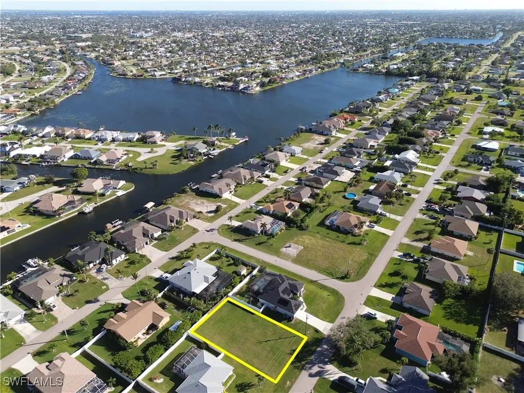 925 SW 6th Court Cape Coral FL 33991