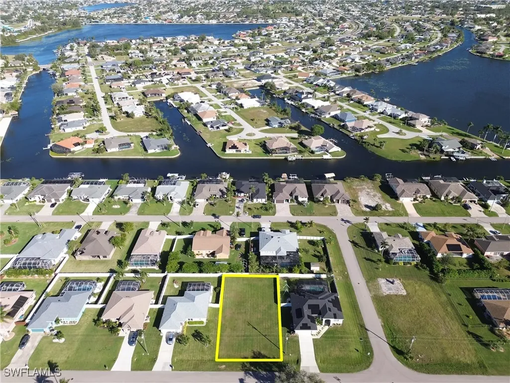 925 SW 6th Court Cape Coral FL 33991