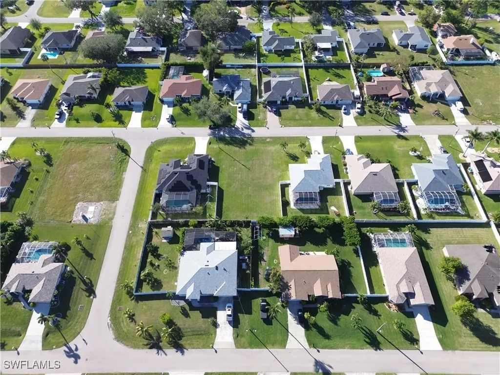 925 SW 6th Court Cape Coral FL 33991