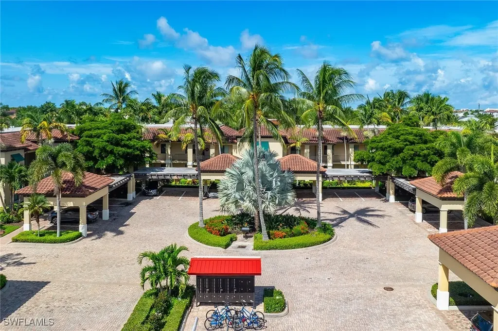 985 Sandpiper Street Naples FL 34102