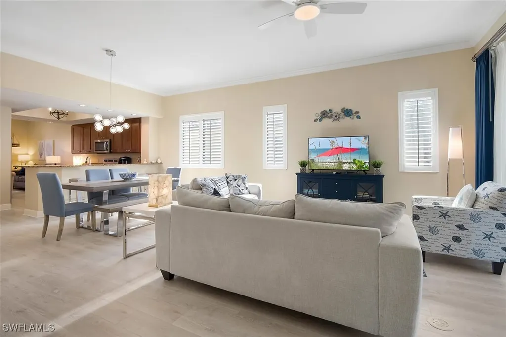 985 Sandpiper Street Naples FL 34102