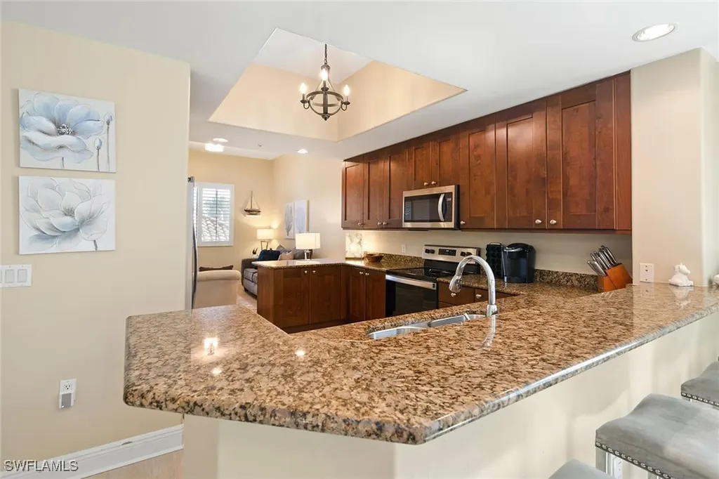 985 Sandpiper Street Naples FL 34102