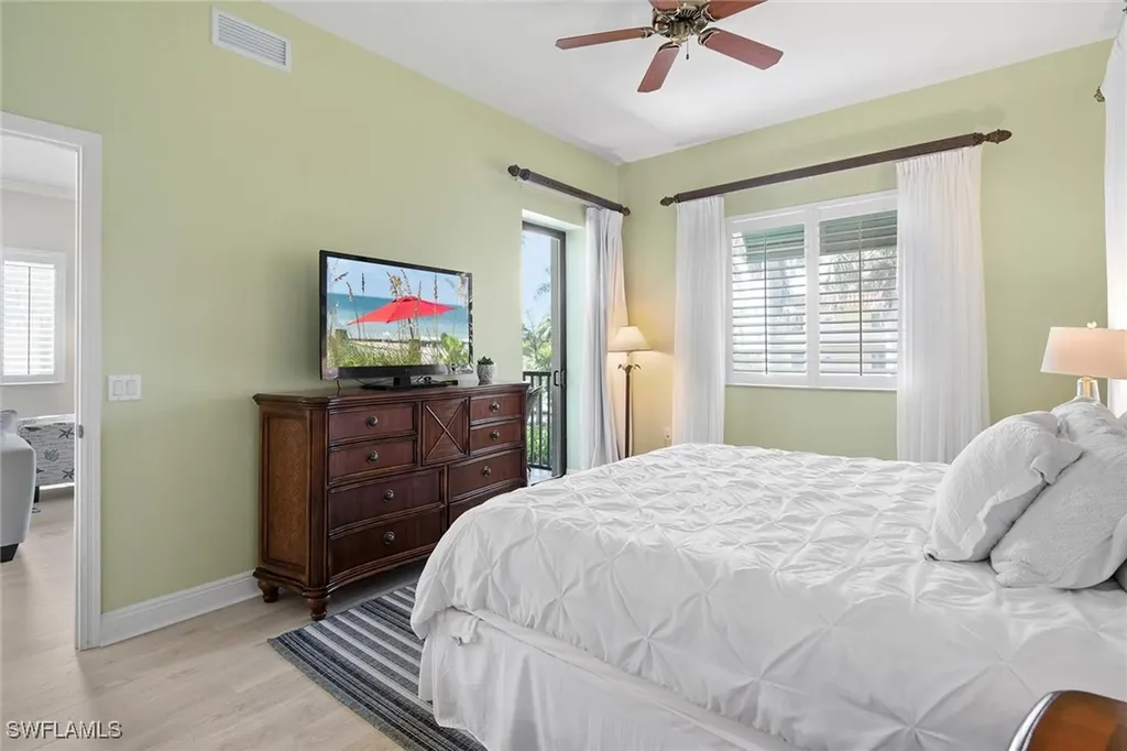 985 Sandpiper Street Naples FL 34102