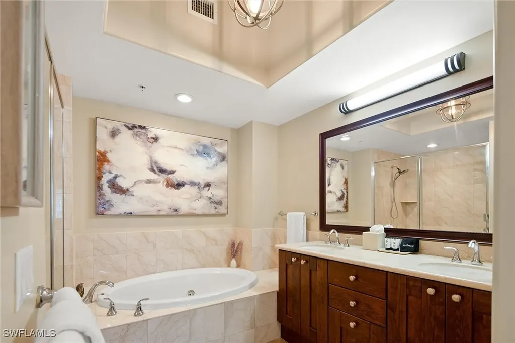985 Sandpiper Street Naples FL 34102