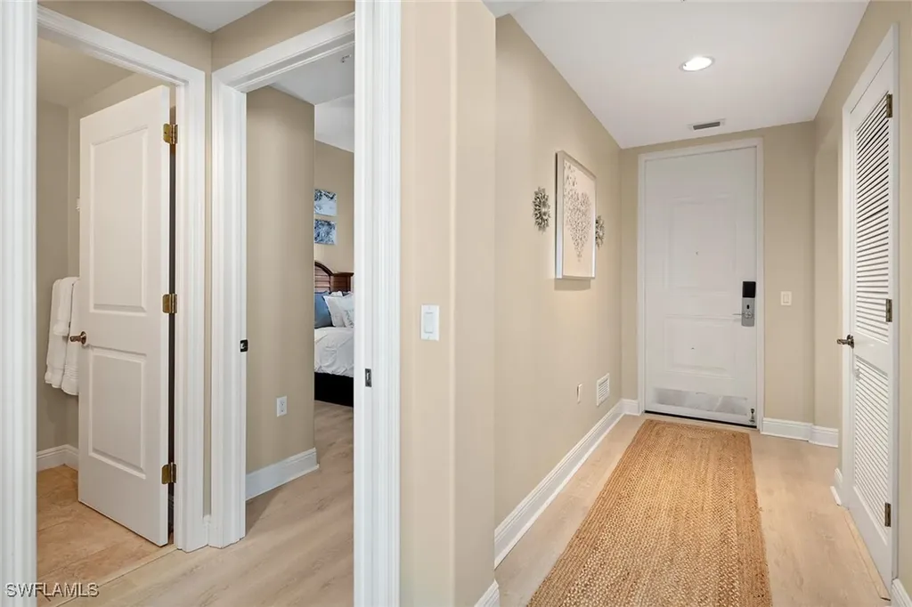 985 Sandpiper Street Naples FL 34102