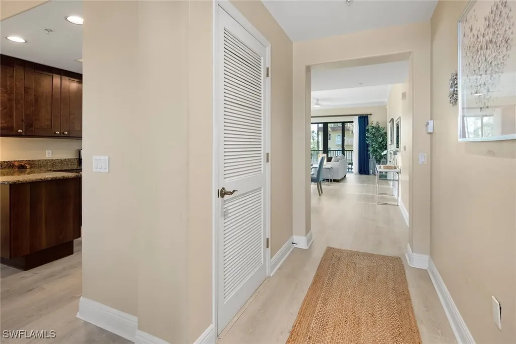 985 Sandpiper Street Naples FL 34102