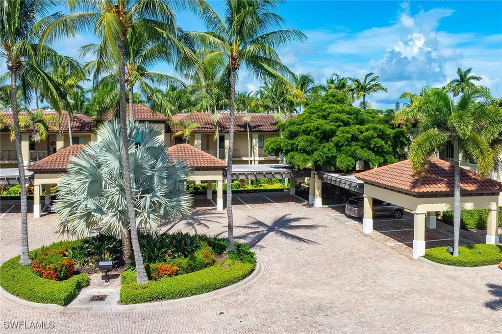 985 Sandpiper Street Naples FL 34102