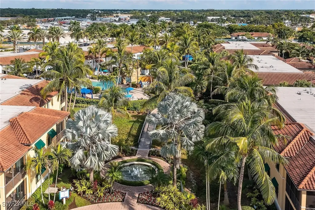 985 Sandpiper Street Naples FL 34102