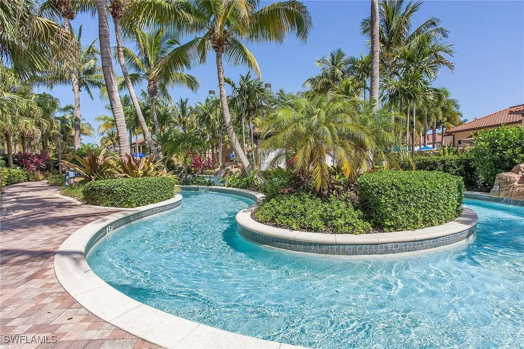 985 Sandpiper Street Naples FL 34102