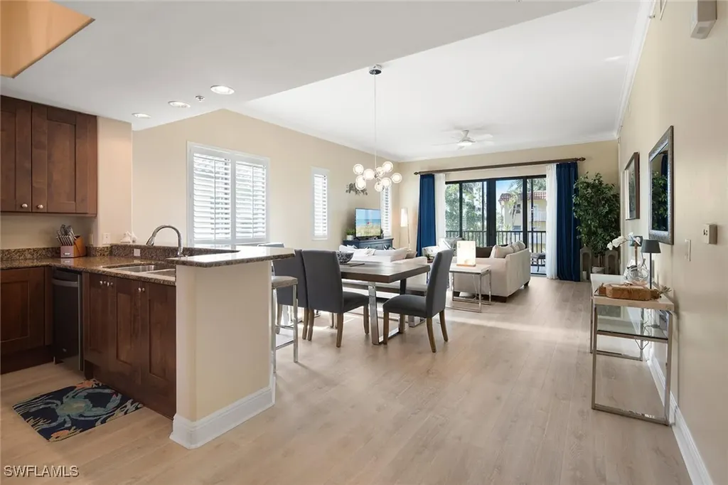 985 Sandpiper Street Naples FL 34102