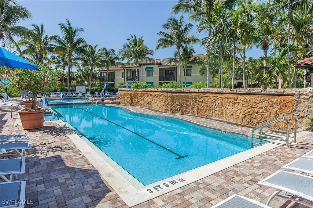985 Sandpiper Street Naples FL 34102