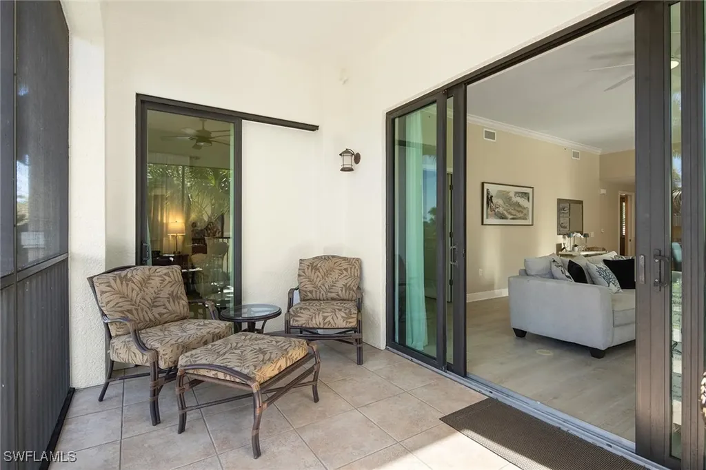 985 Sandpiper Street Naples FL 34102