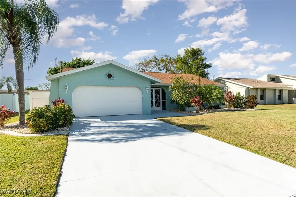 4102 SE 2nd Avenue Cape Coral FL 33904