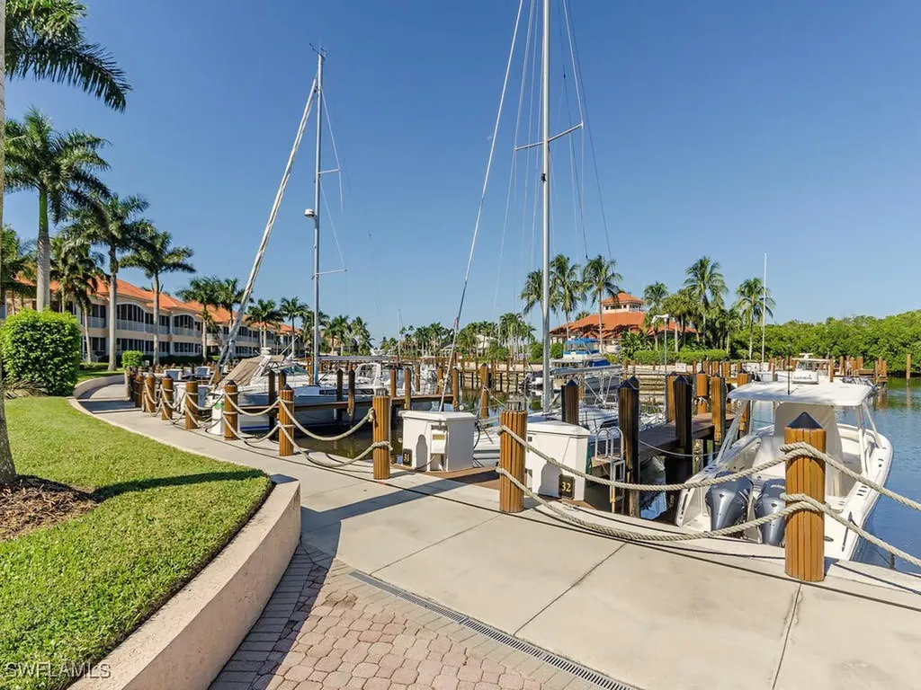 5080 Yacht Harbor Circle Naples FL 34112