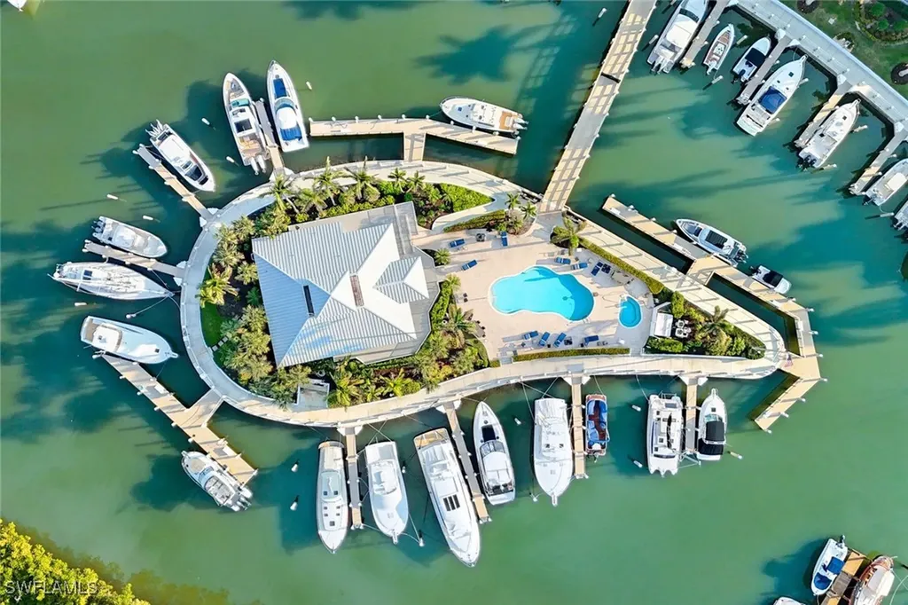5080 Yacht Harbor Circle Naples FL 34112