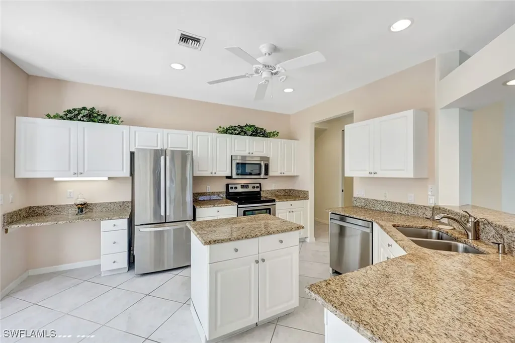 5080 Yacht Harbor Circle Naples FL 34112
