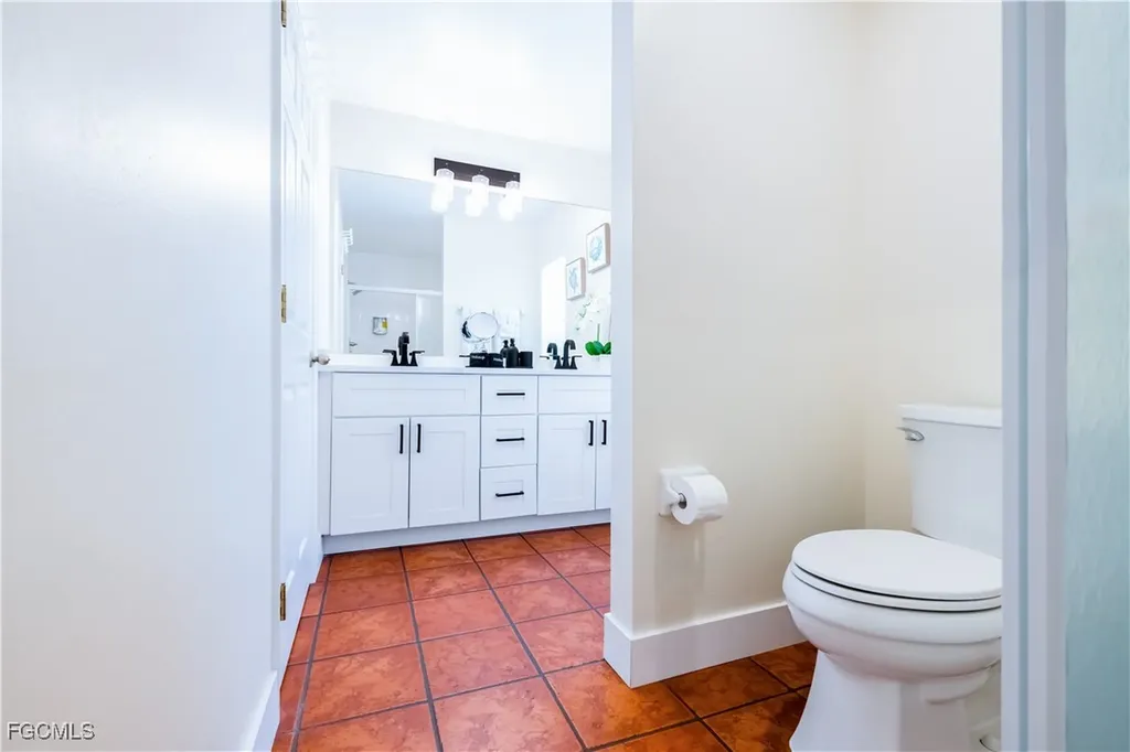 2724 SW 1st Terrace Cape Coral FL 33991