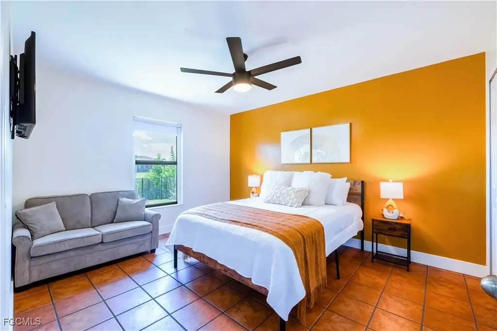 2724 SW 1st Terrace Cape Coral FL 33991
