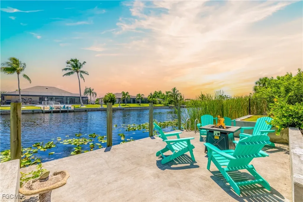 2724 SW 1st Terrace Cape Coral FL 33991