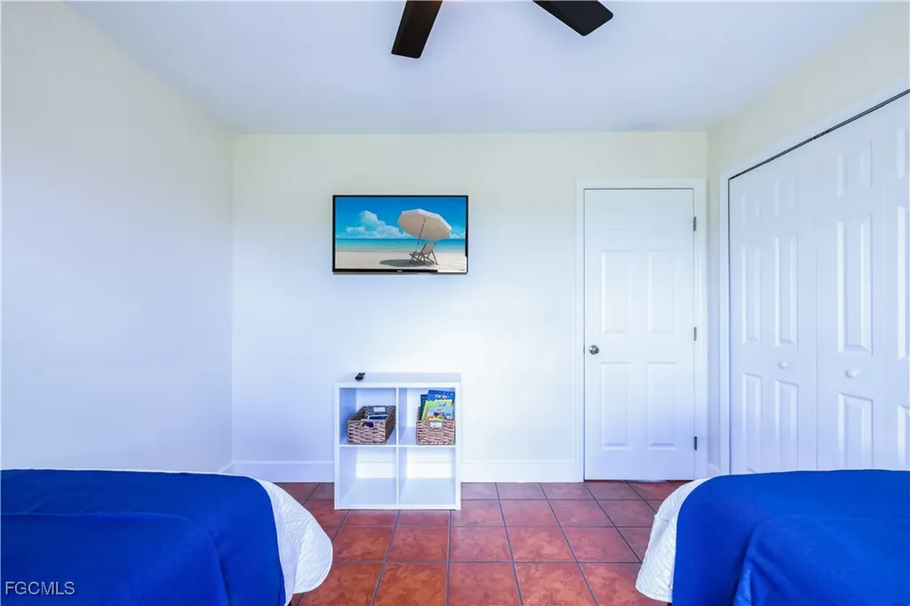 2724 SW 1st Terrace Cape Coral FL 33991