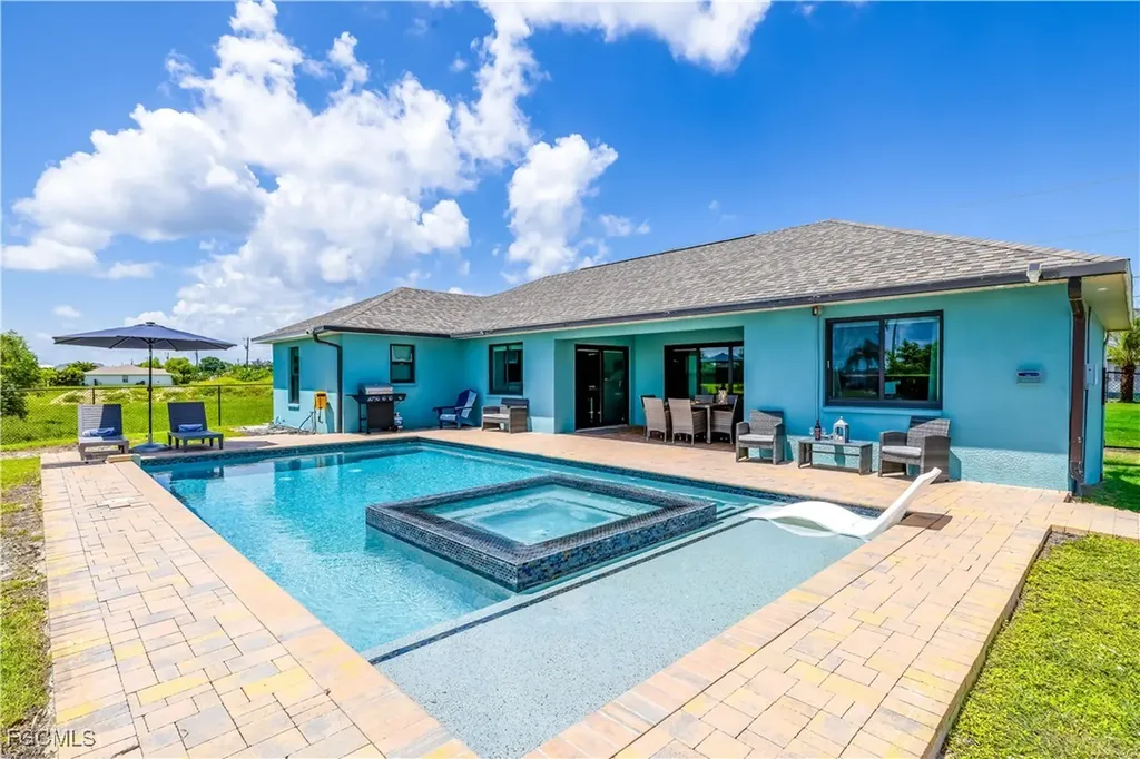 2724 SW 1st Terrace Cape Coral FL 33991